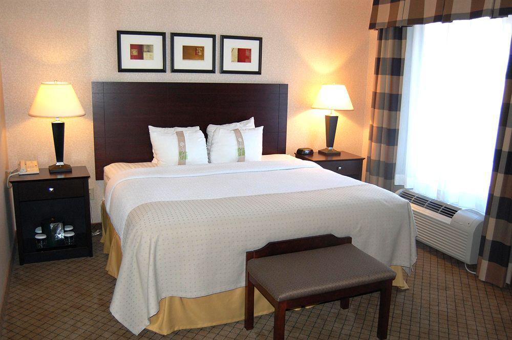 Holiday Inn & Suites Wausau-Rothschild By Ihg Δωμάτιο φωτογραφία
